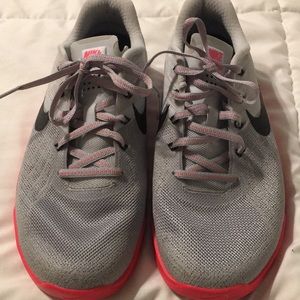 Women Nike metcon 3,lightly used in great condition.size 7.5
